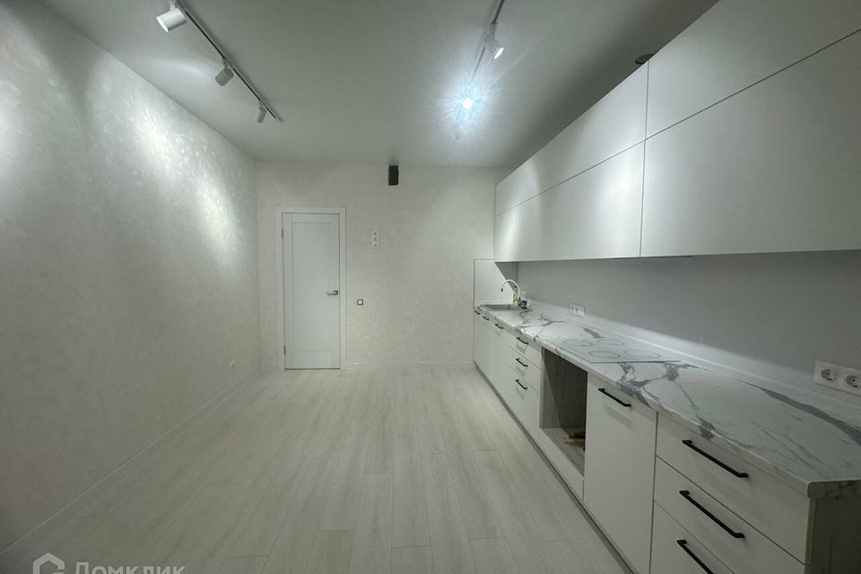 Продаётся 1-комнатная квартира, 42 м²