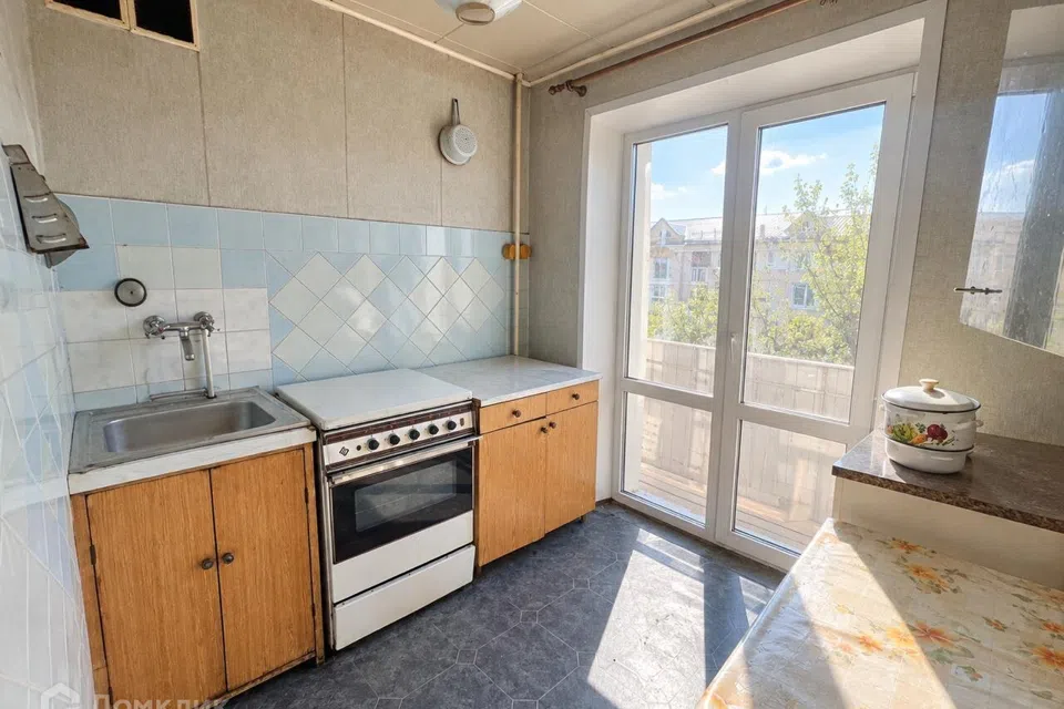 Продаётся 3-комнатная квартира, 54.82 м²