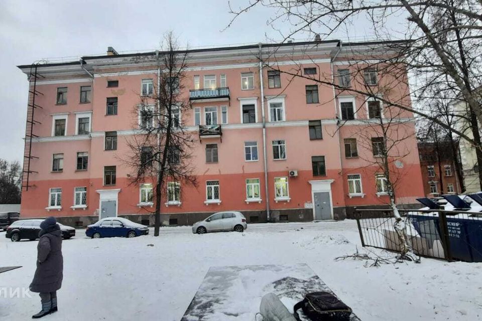 Продаётся комната в 16-комн. квартире, 18.3 м²