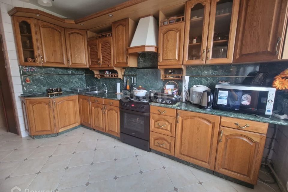 Продаётся 4-комнатная квартира, 103 м²