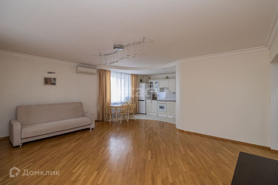 Продаётся 2-комнатная квартира, 94.7 м²