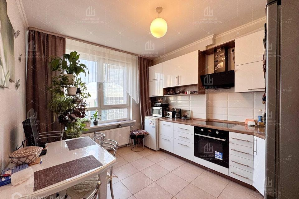 Продаётся 2-комнатная квартира, 56.5 м²