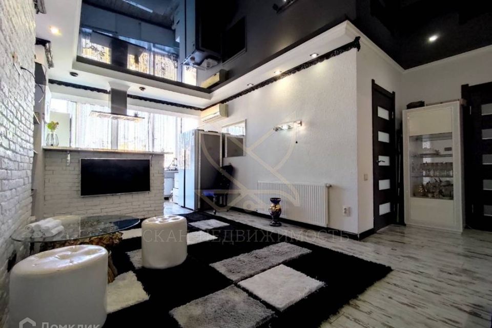 Продаётся 2-комнатная квартира, 70.6 м²