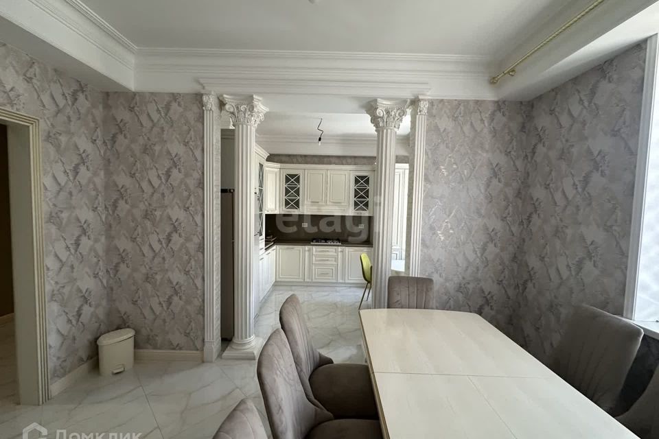 Продаётся 4-комнатная квартира, 124 м²
