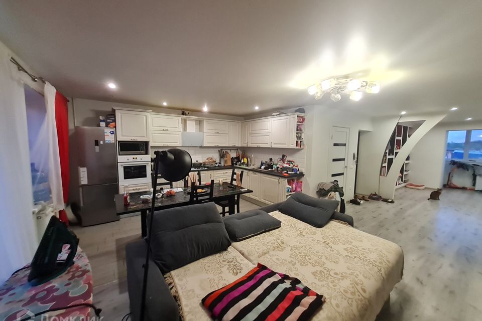 Продаётся 3-комнатная квартира, 82.7 м²
