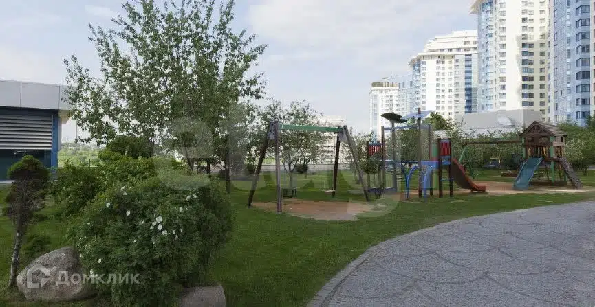 Продаётся 4-комнатная квартира, 155 м²
