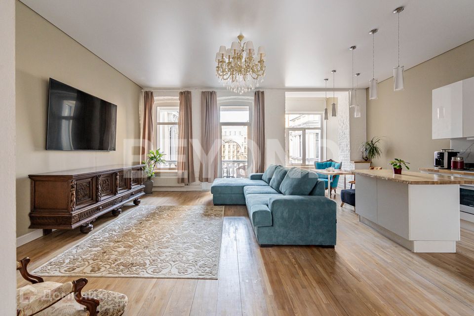 Продаётся 6-комнатная квартира, 211 м²