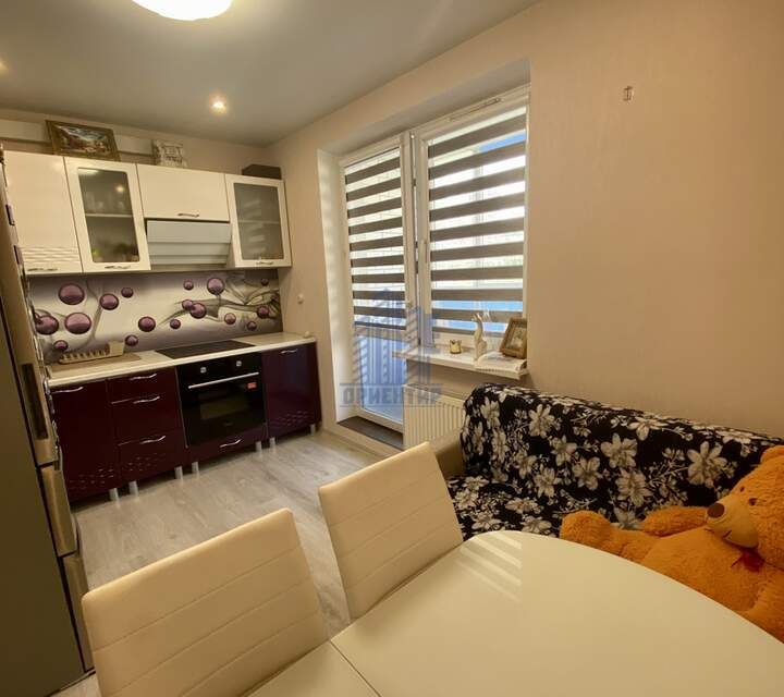 Продаётся 1-комнатная квартира, 42 м²