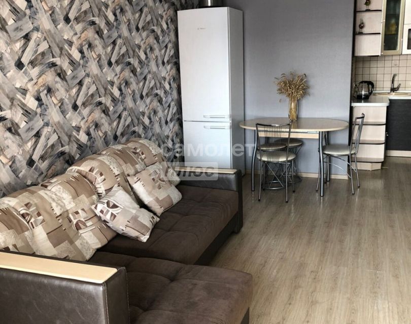 Продаётся 1-комнатная квартира, 40.7 м²