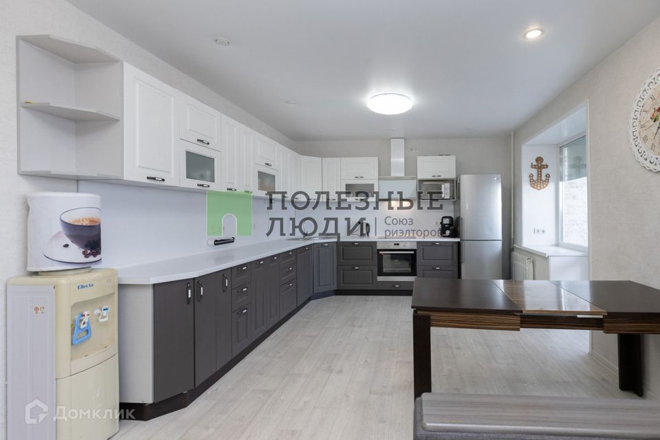 Продаётся 4-комнатная квартира, 100.5 м²