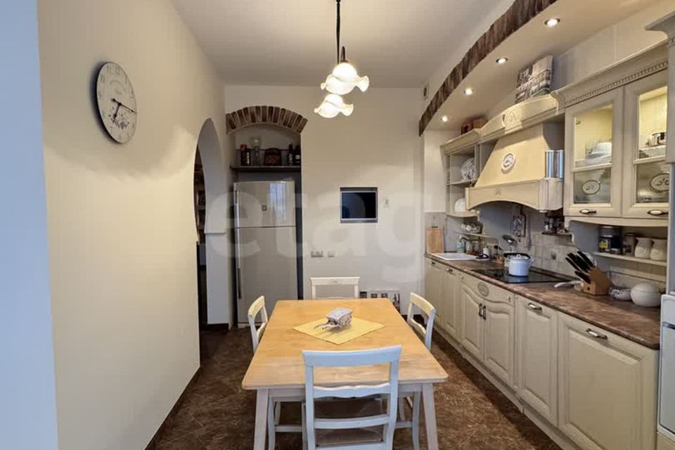Продаётся 3-комнатная квартира, 115 м²