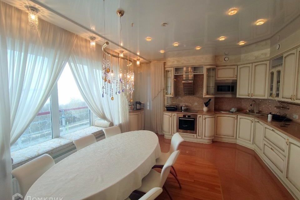 Продаётся 5-комнатная квартира, 161.3 м²