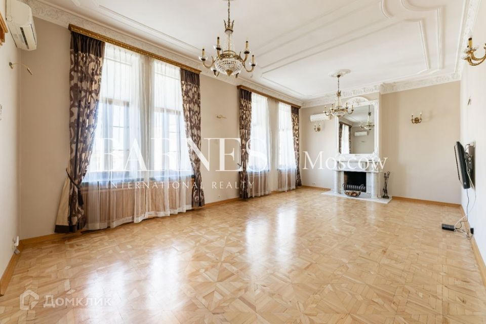 Продаётся 4-комнатная квартира, 160 м²