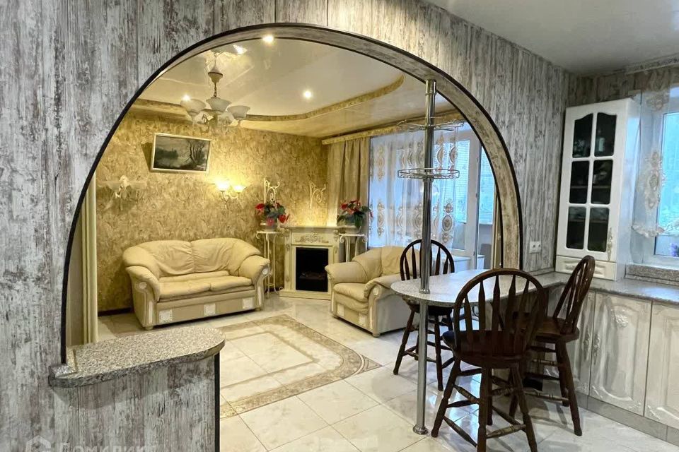 Продаётся 3-комнатная квартира, 107.6 м²