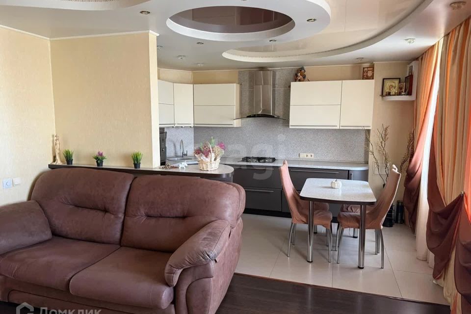 Продаётся 4-комнатная квартира, 77.4 м²