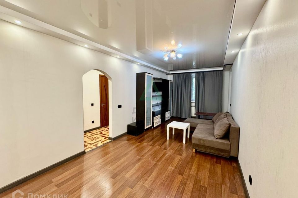 Продаётся 1-комнатная квартира, 42 м²