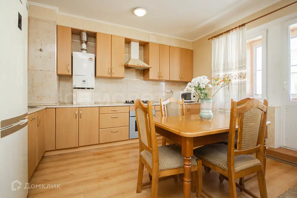Продаётся 2-комнатная квартира, 79.7 м²