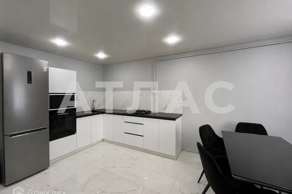Продаётся 2-комнатная квартира, 91.6 м²