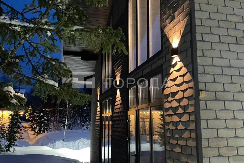 Продаётся 2-этажный дом, 208 м²