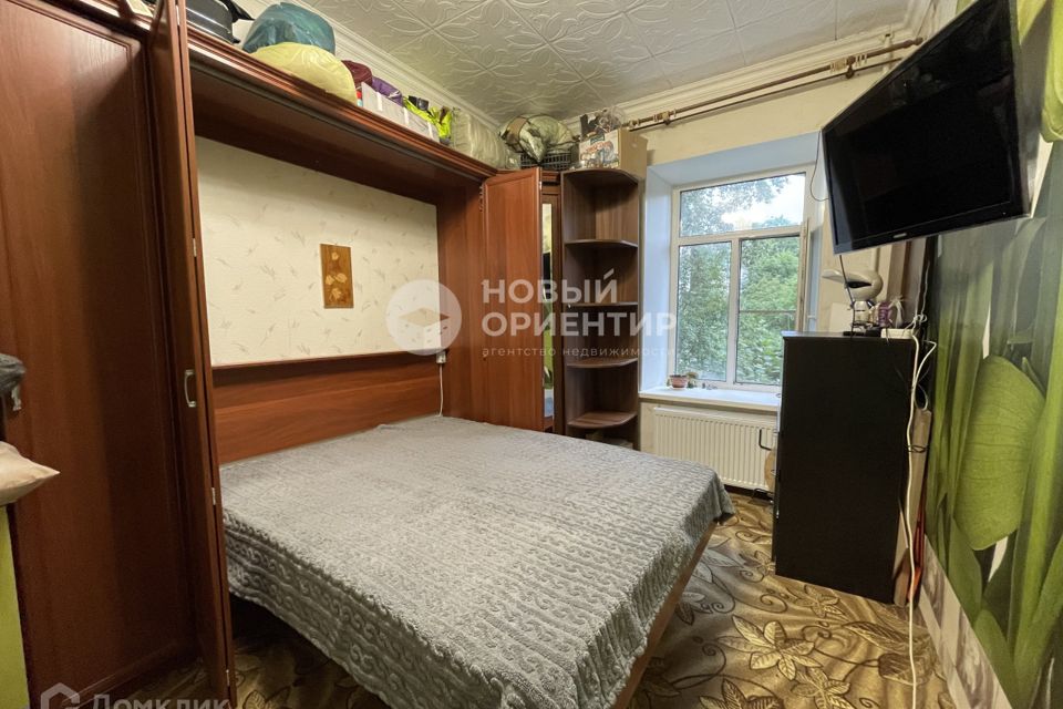 Продаётся комната в 9-комн. квартире, 14.5 м²