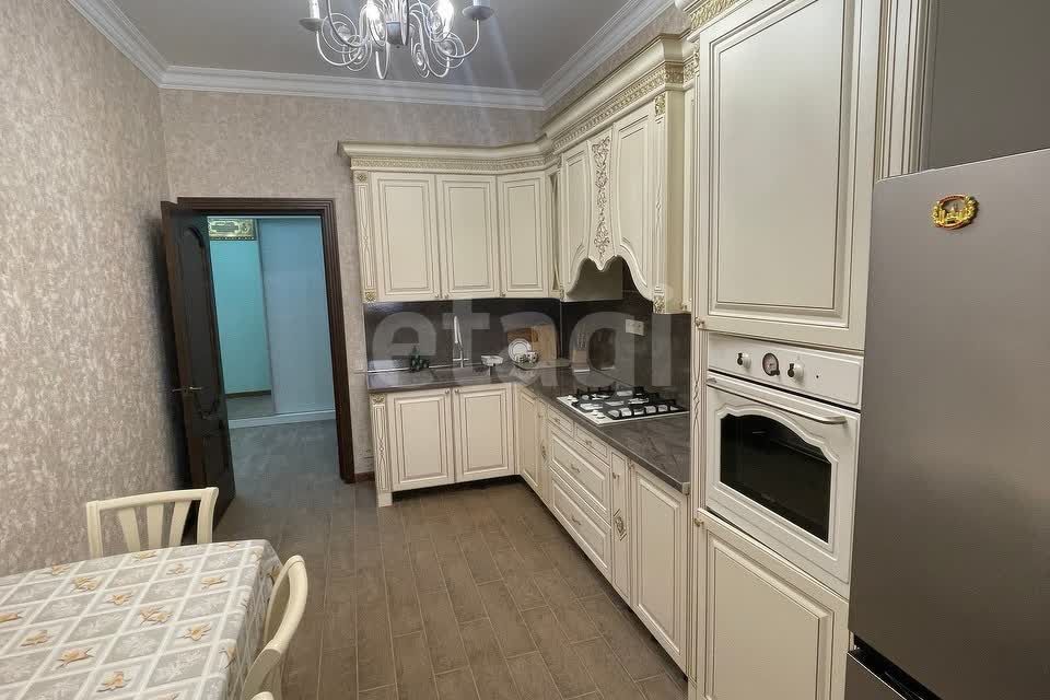 Продаётся 2-комнатная квартира, 82 м²