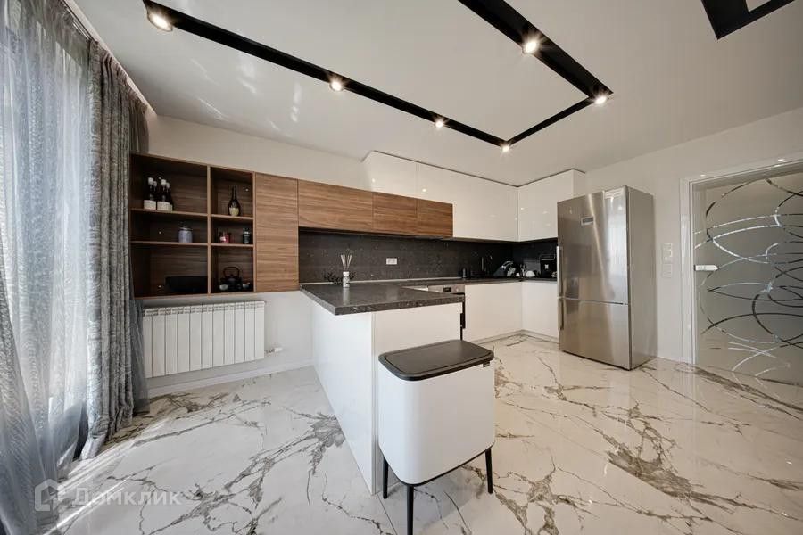 Сдаётся 4-комнатная квартира, 160.1 м²