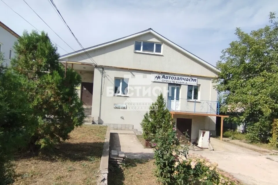 Продаётся 2-этажный дом, 300 м²