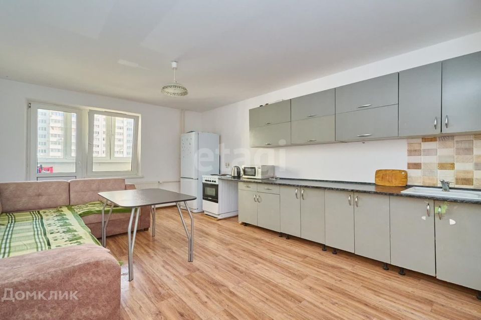 Продаётся 2-комнатная квартира, 65.4 м²