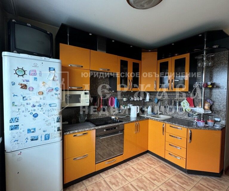 Продаётся 4-комнатная квартира, 77.7 м²