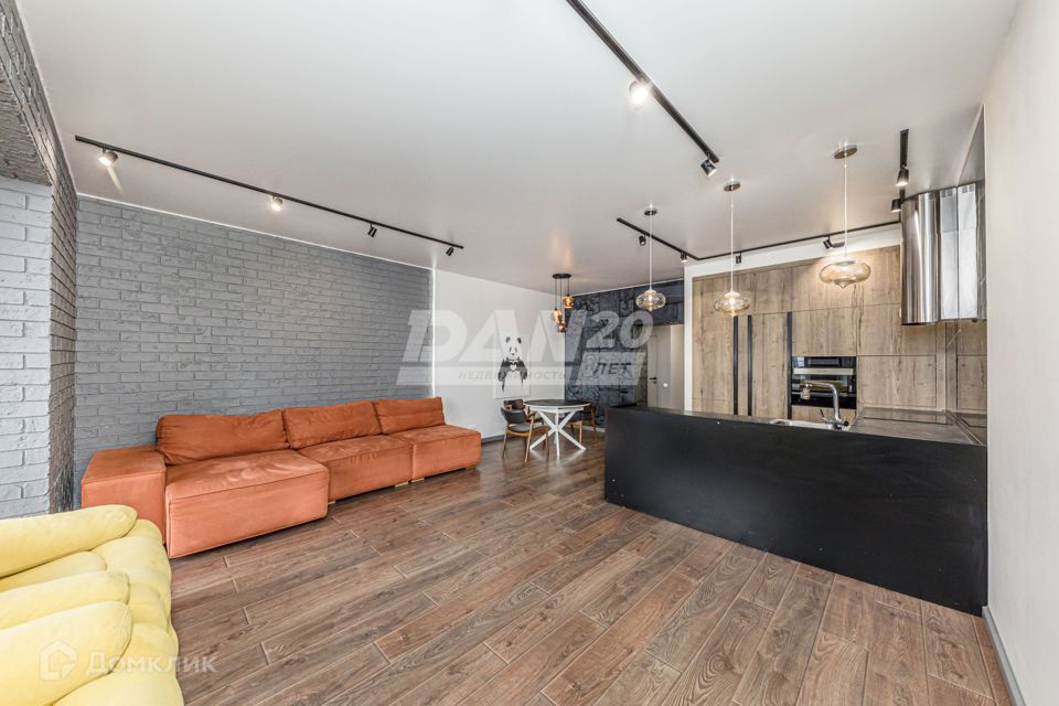 Продаётся 3-комнатная квартира, 124.4 м²