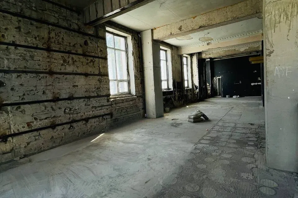 Сдаётся торговое помещение, 307.9 м²