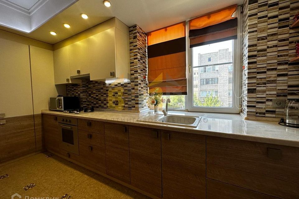 Сдаётся 2-комнатная квартира, 110 м²