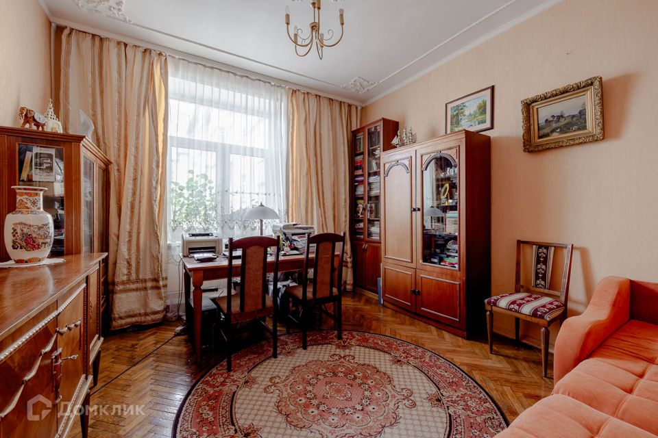 Продаётся 4-комнатная квартира, 106 м²