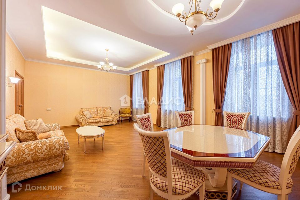 Продаётся 4-комнатная квартира, 128.6 м²