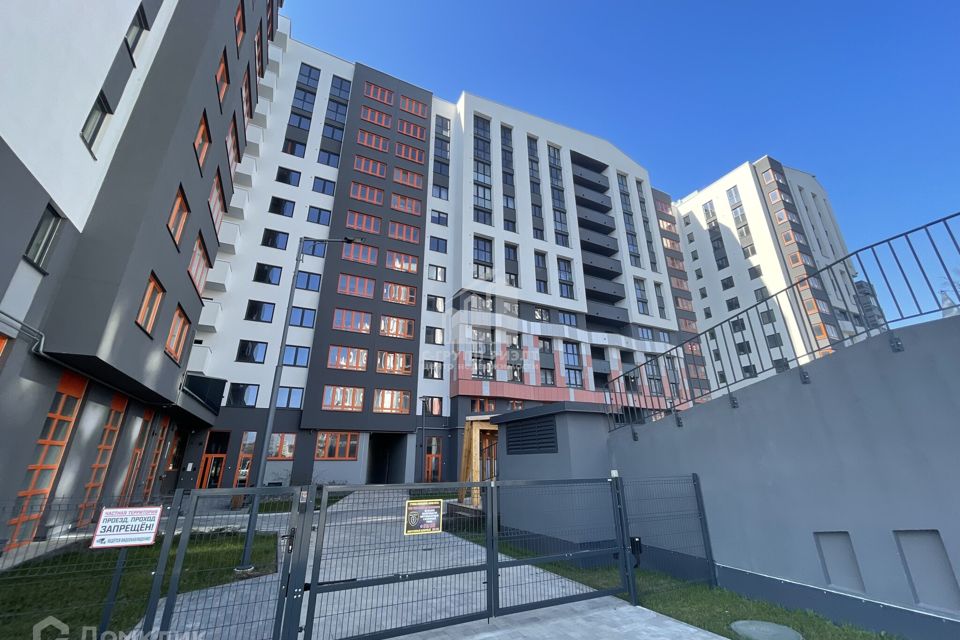 Продаётся 3-комнатная квартира, 100 м²