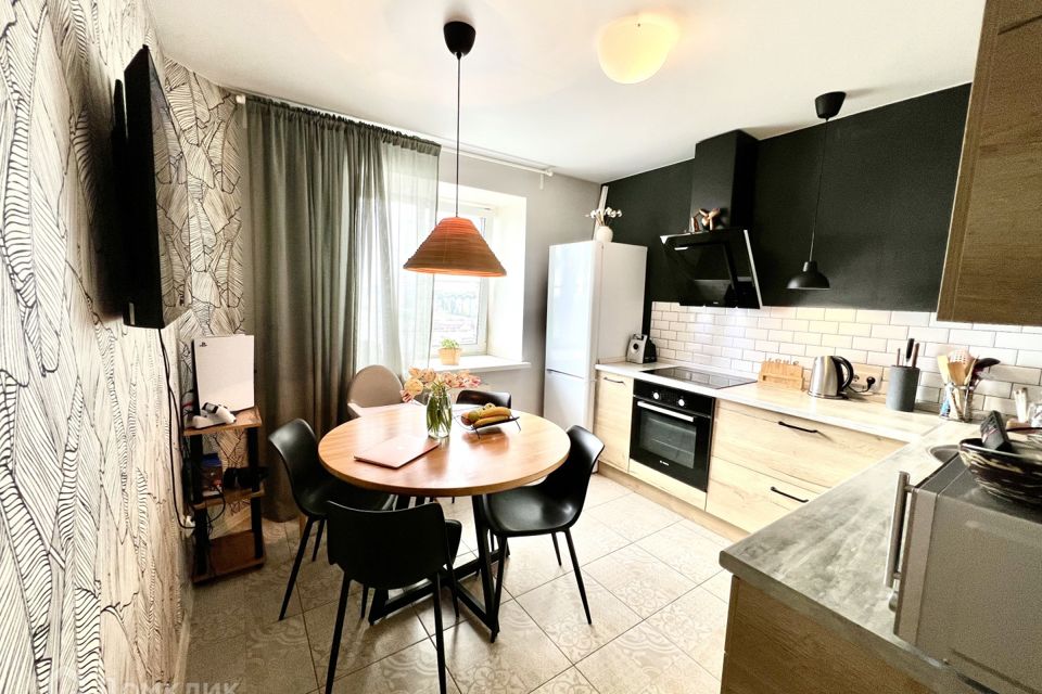 Продаётся 1-комнатная квартира, 48 м²