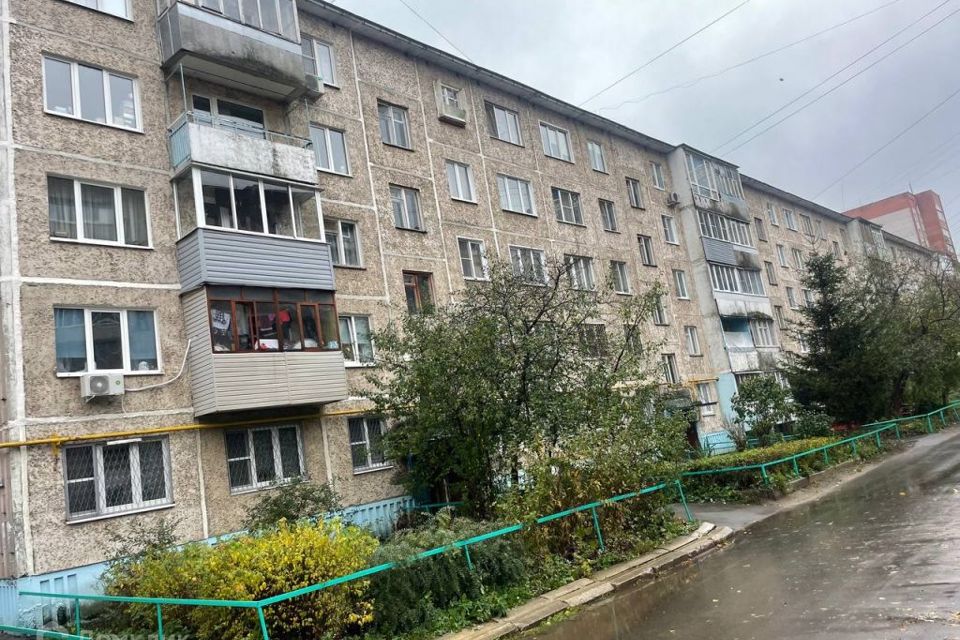 Сдаётся 4-комнатная квартира, 58.4 м²