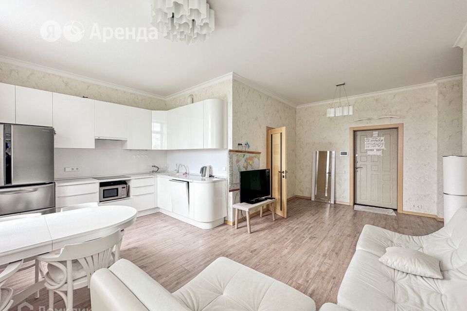 Сдаётся 2-комнатная квартира, 75 м²