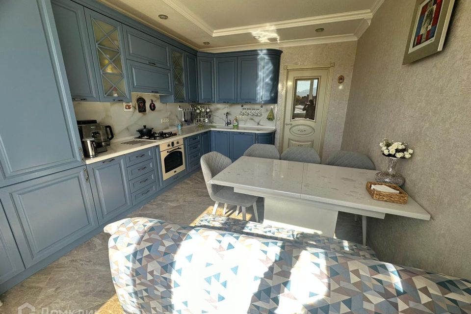 Продаётся 3-комнатная квартира, 125 м²