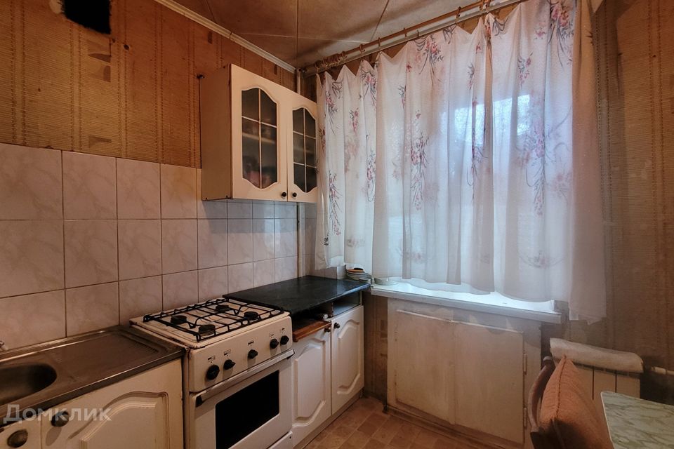 Продаётся 4-комнатная квартира, 61 м²