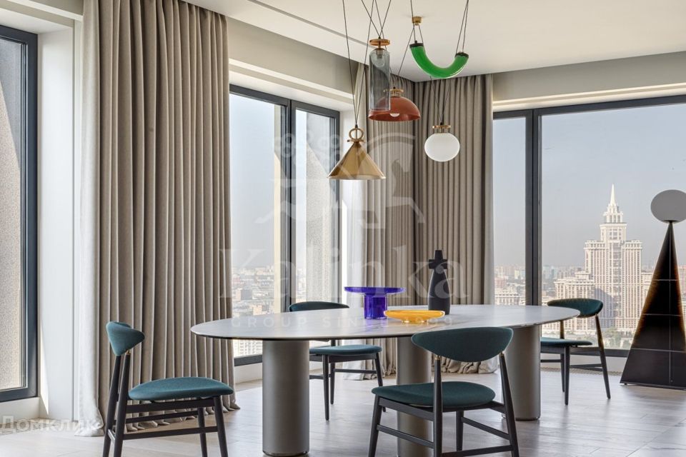 Продаётся 6-комнатная квартира, 287 м²