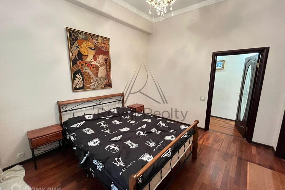 Сдаётся 2-комнатная квартира, 90 м²
