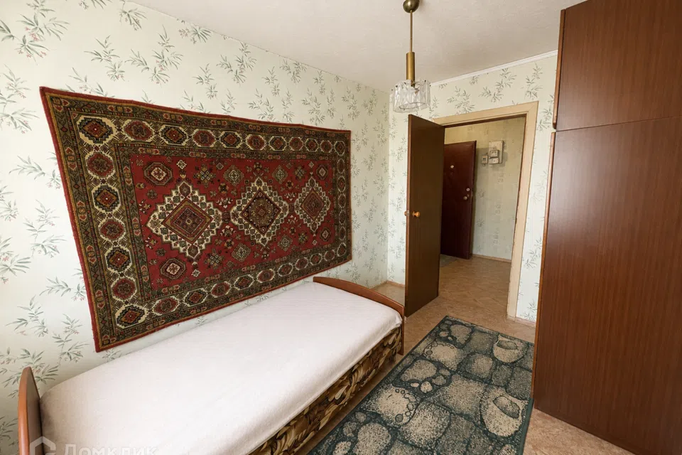 Продаётся 4-комнатная квартира, 62.4 м²