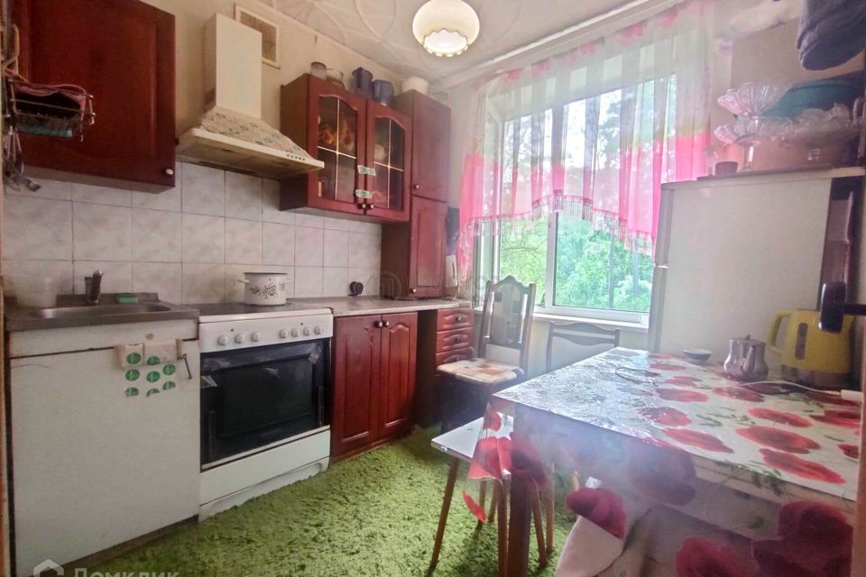 Продаётся 4-комнатная квартира, 62.9 м²