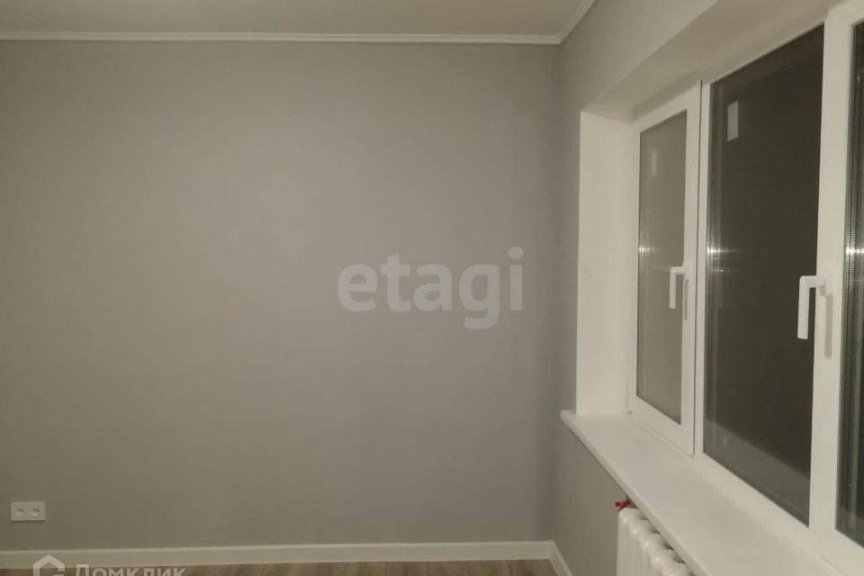 Продаётся 4-комнатная квартира, 59.4 м²