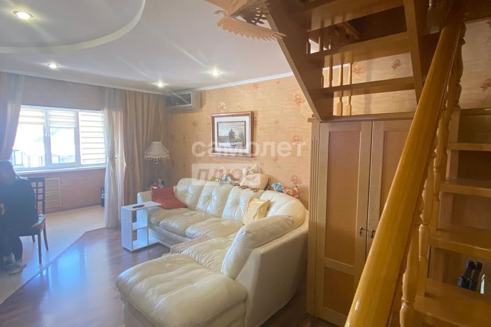 Продаётся 4-комнатная квартира, 101 м²