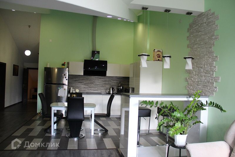 Продаётся 3-комнатная квартира, 109.8 м²