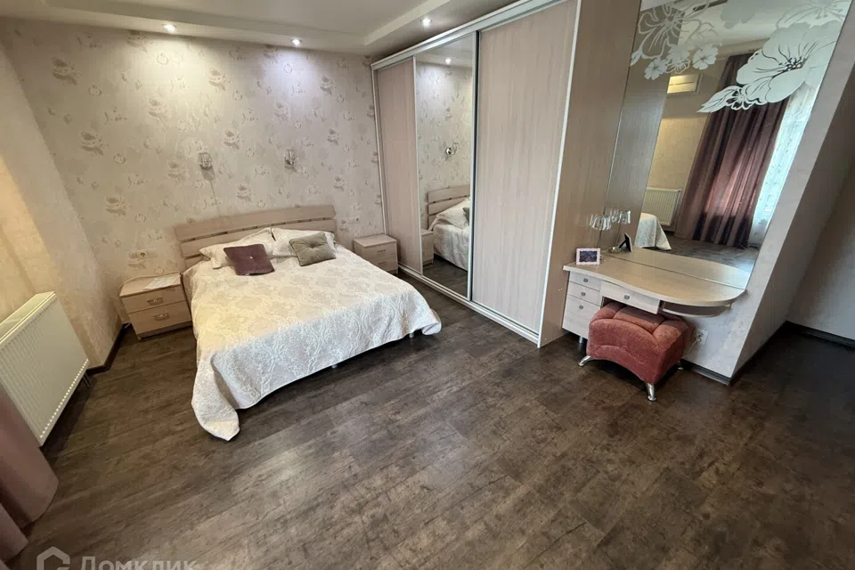 Продаётся 4-комнатная квартира, 126 м²