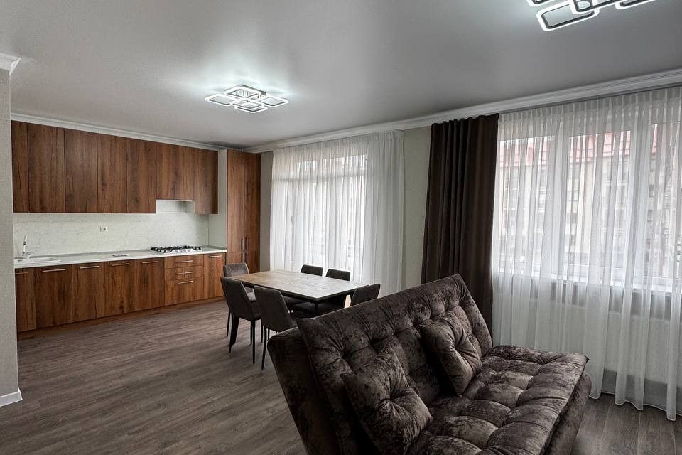 Сдаётся 3-комнатная квартира, 105 м²