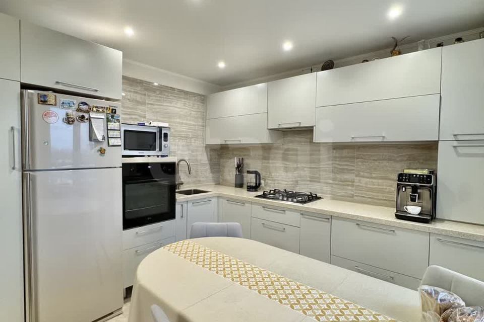 Продаётся 3-комнатная квартира, 60.7 м²